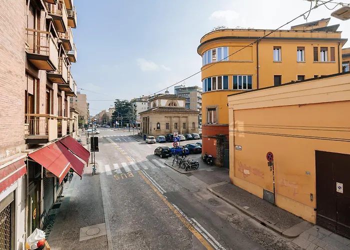 Tiro In The Center Of Bologna