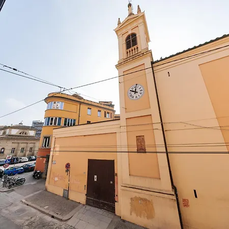Tiro In The Center Of 게스트하우스